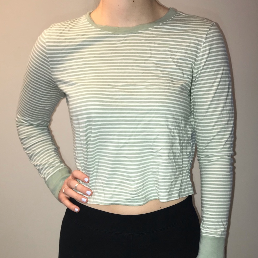 Long sleeve striped crop top